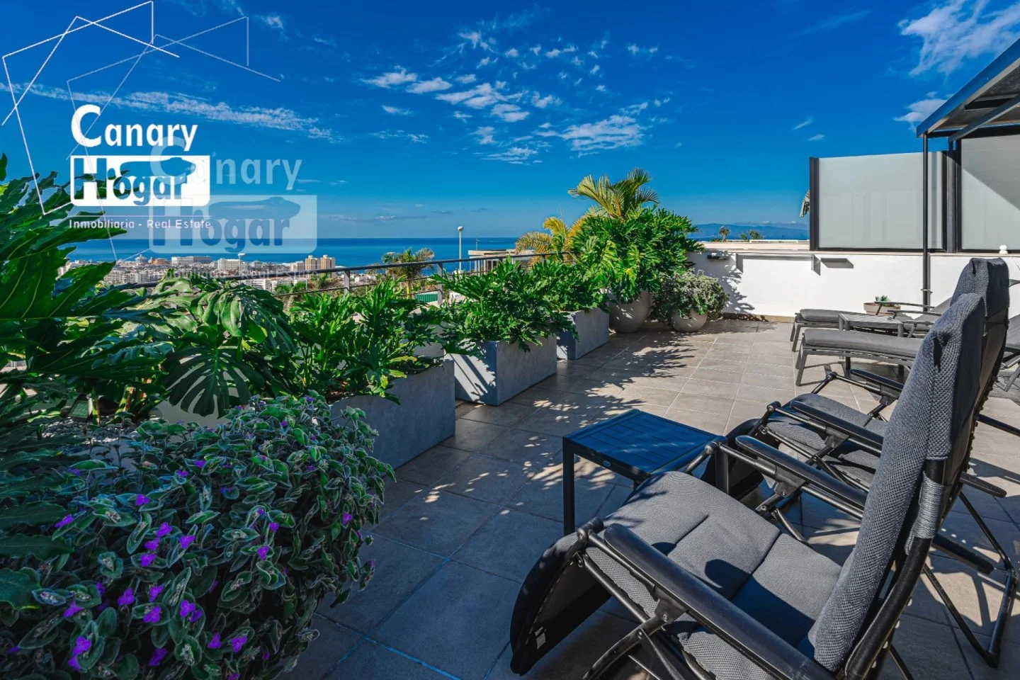Luxury villa with independent apartment