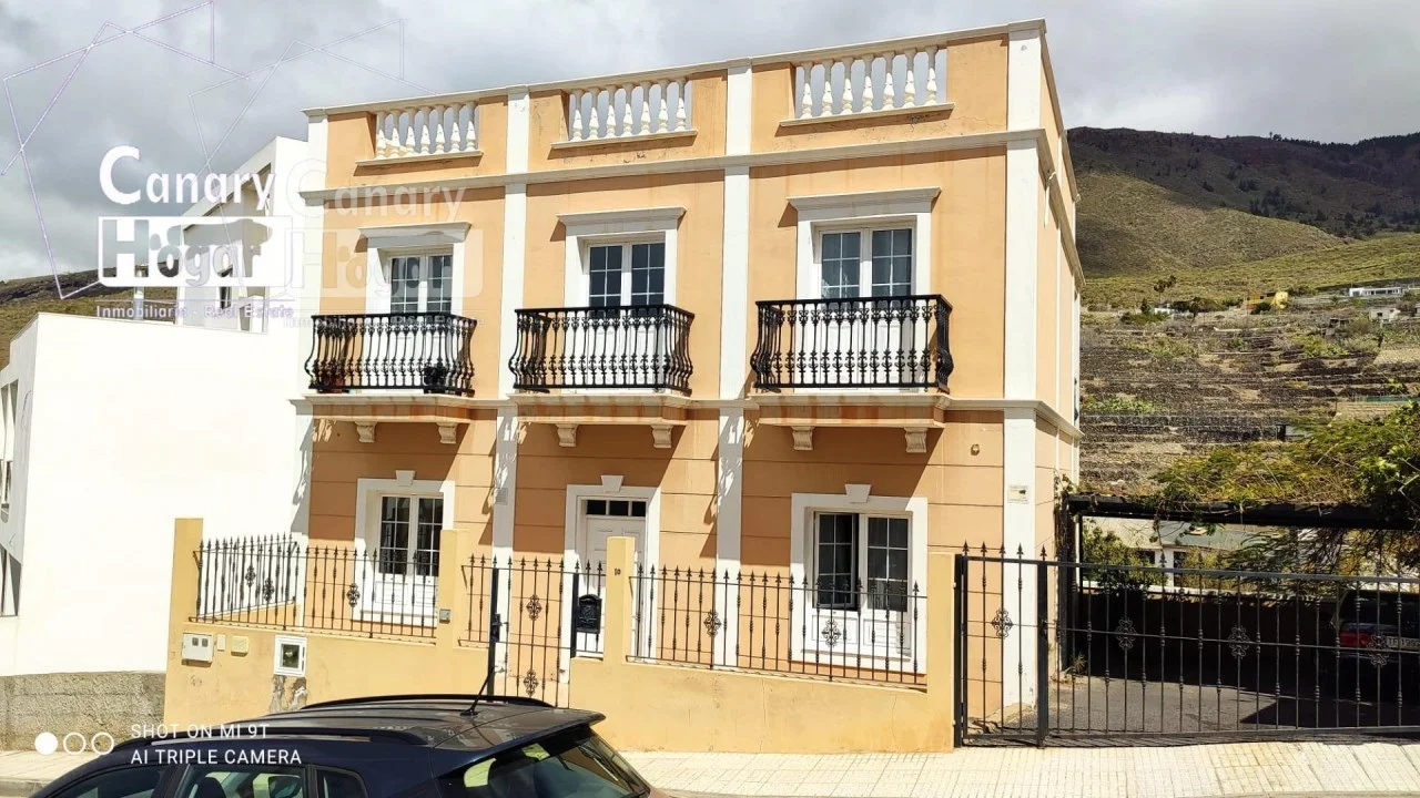 Three-storey Adeje house, five bedrooms