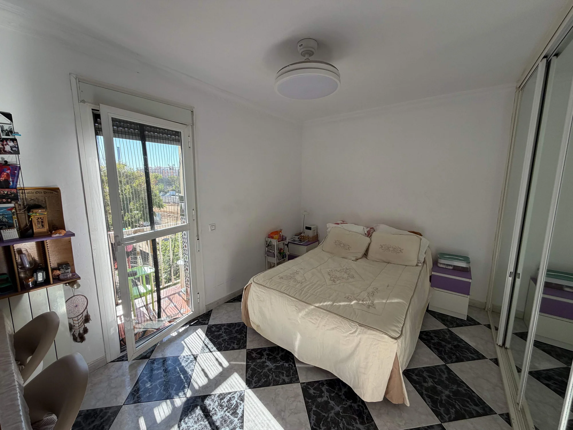 Room-rental flat in Sevilla, 4 bedrooms