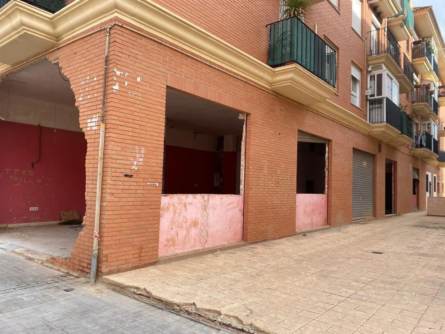 Local comercial esquinero en Alfafar