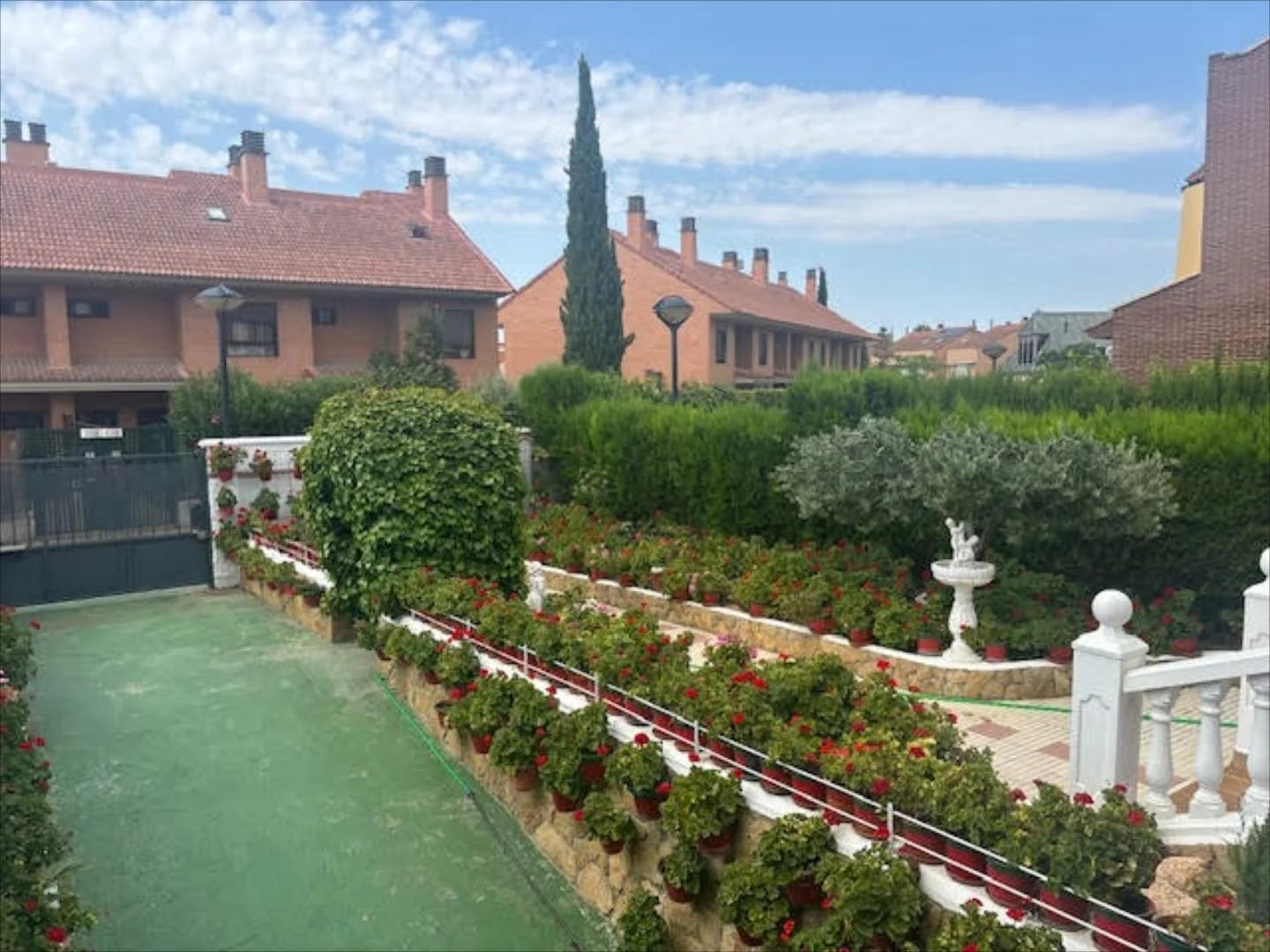 Montecanal townhouse, 430 m², garden