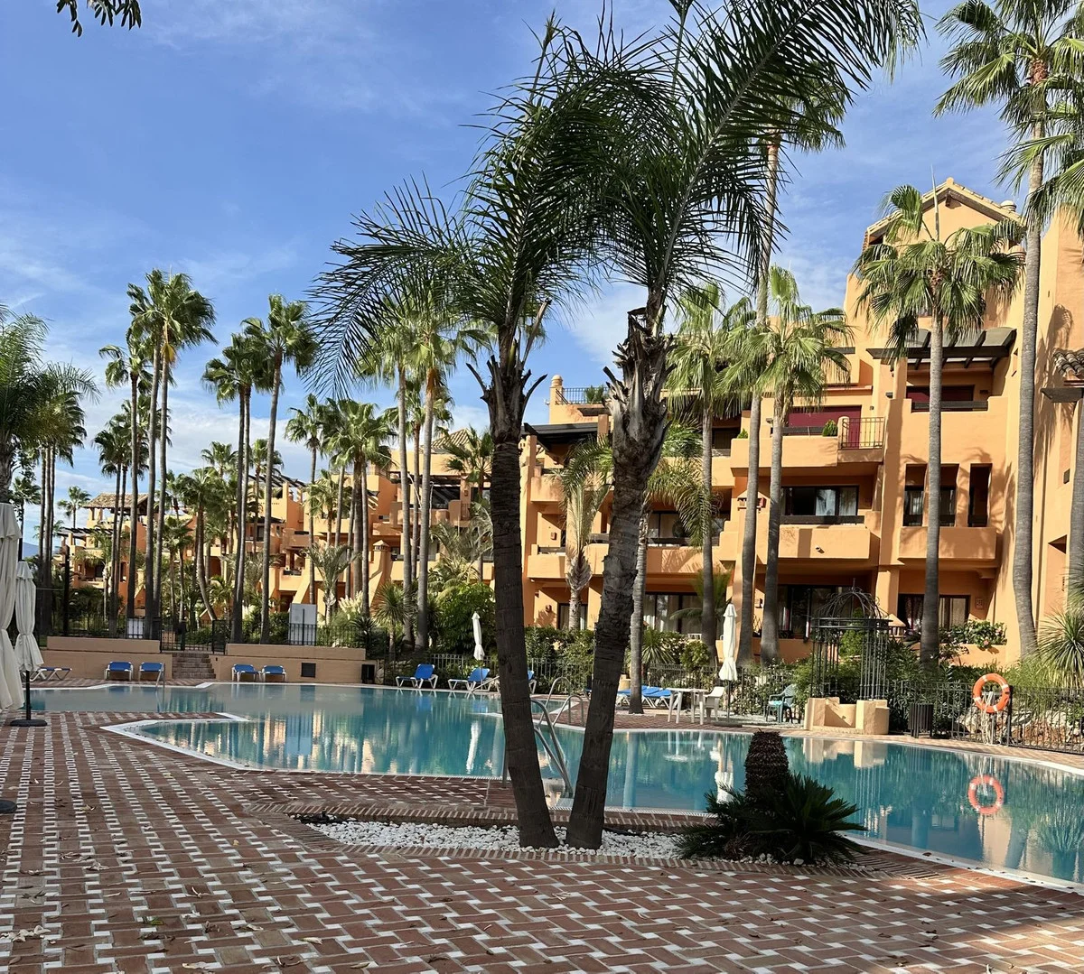 Beachfront apartment with terrace, 2 bedrooms