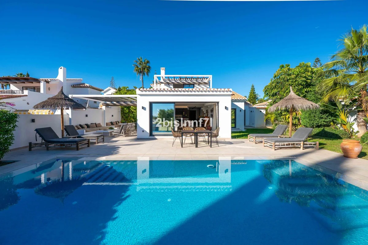 Villa reformada en Elviria, 4 dormitorios