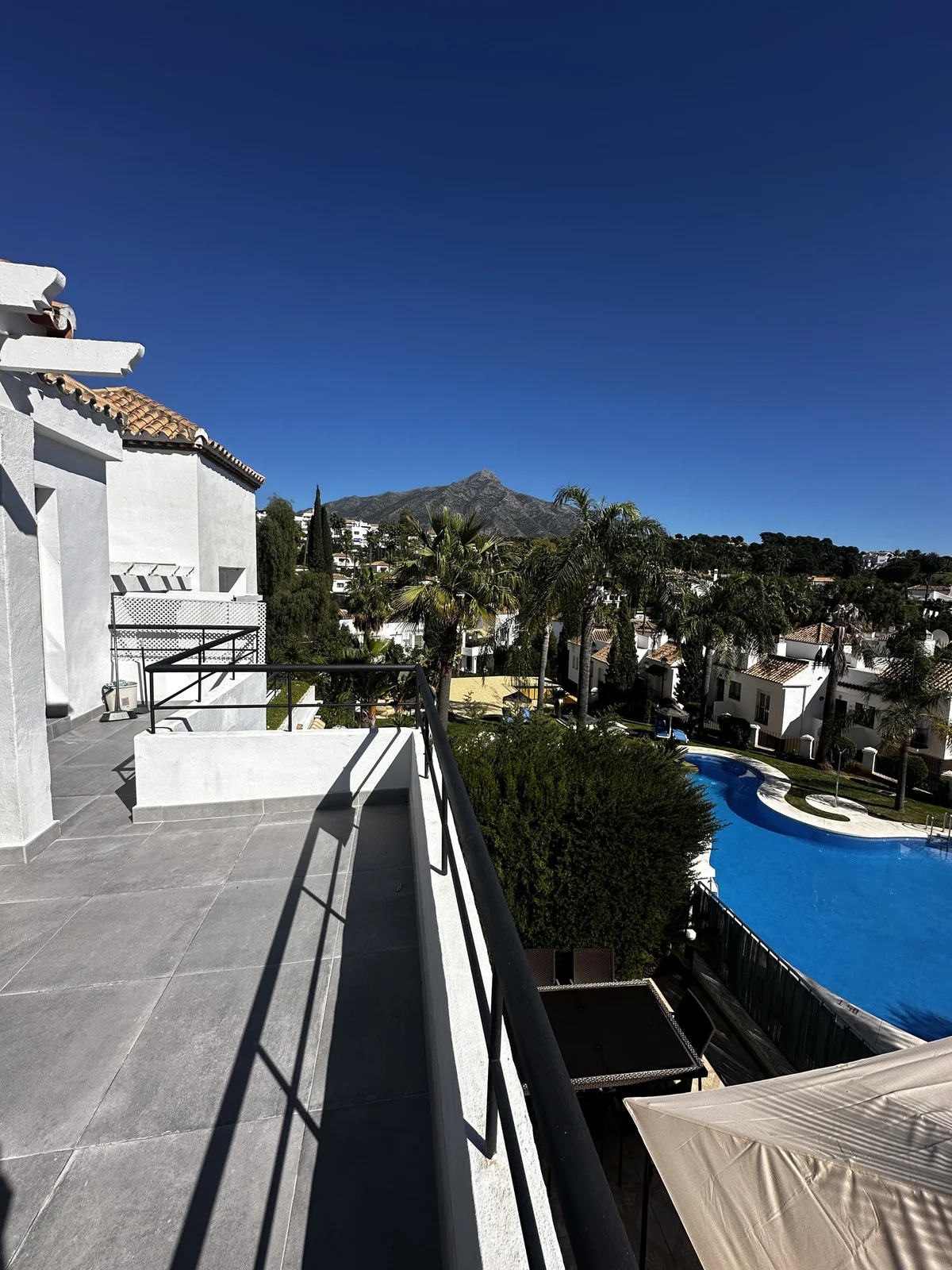Renovated Marbella apartment near golf