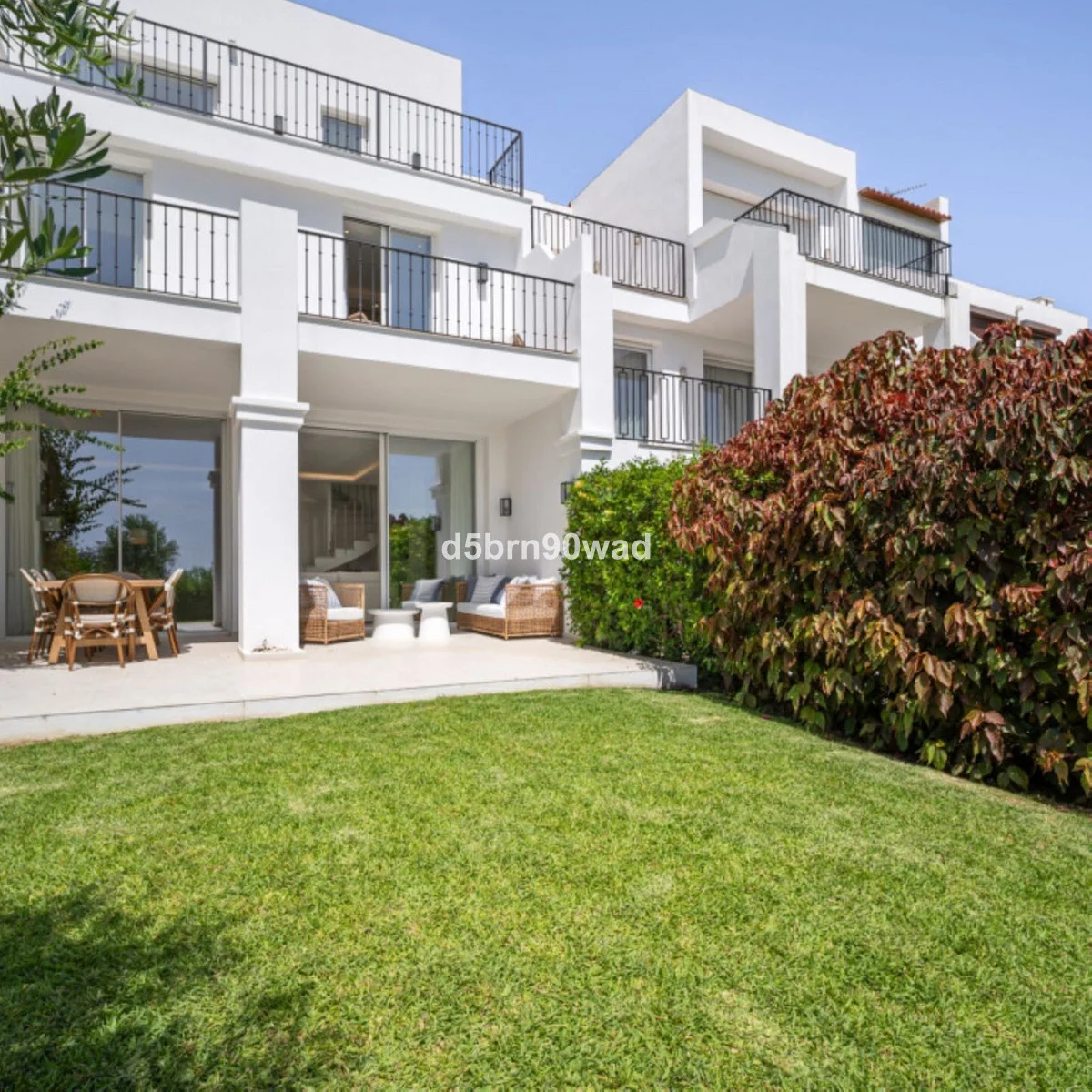Renovated golf-front townhouse with four bedrooms
