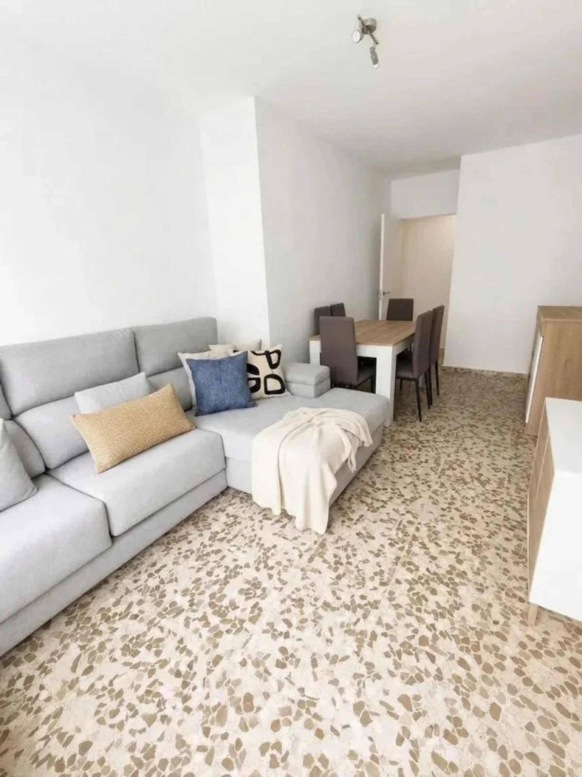 Reformed penthouse near beach, 3 bedrooms