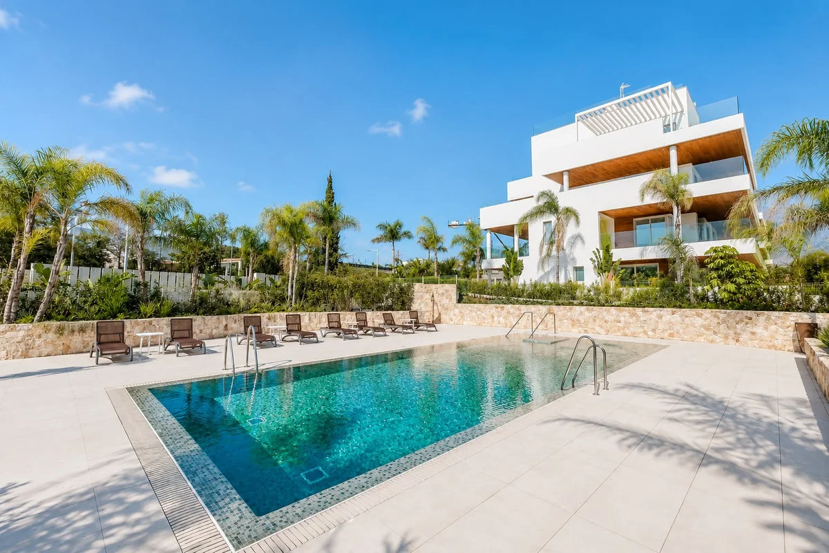 Apartamento nuevo en Marbella con resort