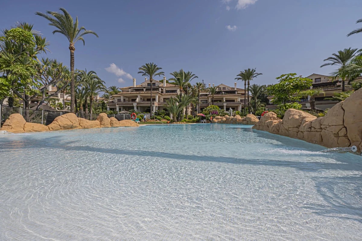 Beachfront Los Monteros apartment, 2 bedrooms