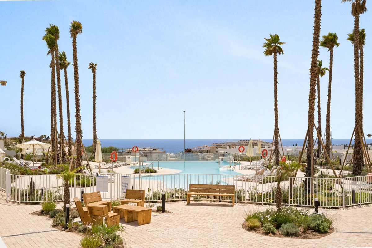 Apartamento nuevo en La Cala, tres dormitorios
