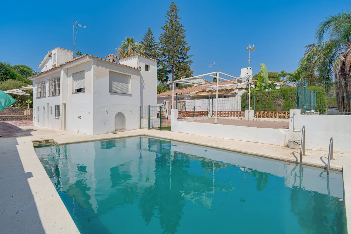 Villa de 277 m² para reformar en Nueva Andalucía