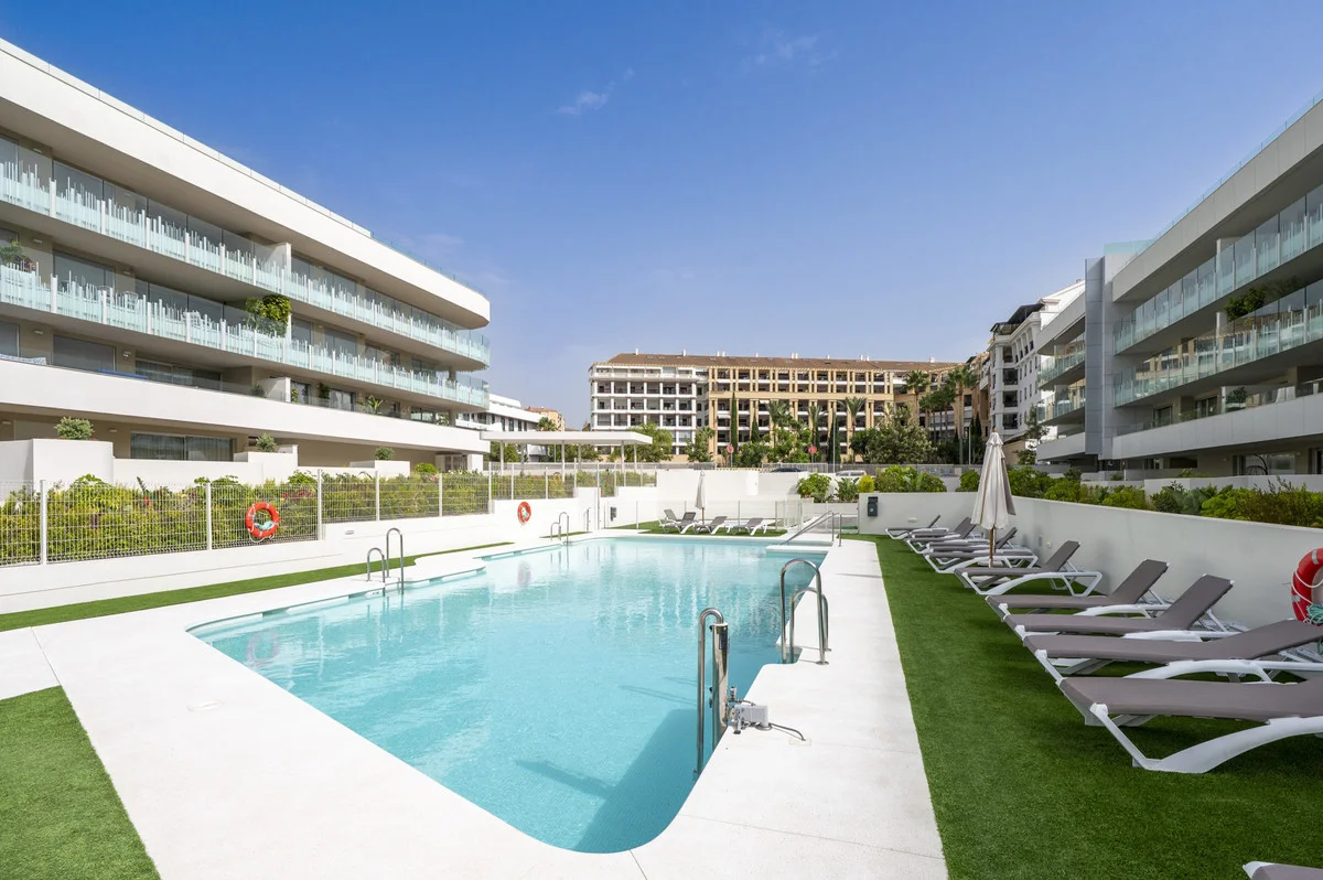 New San Pedro apartment near beach