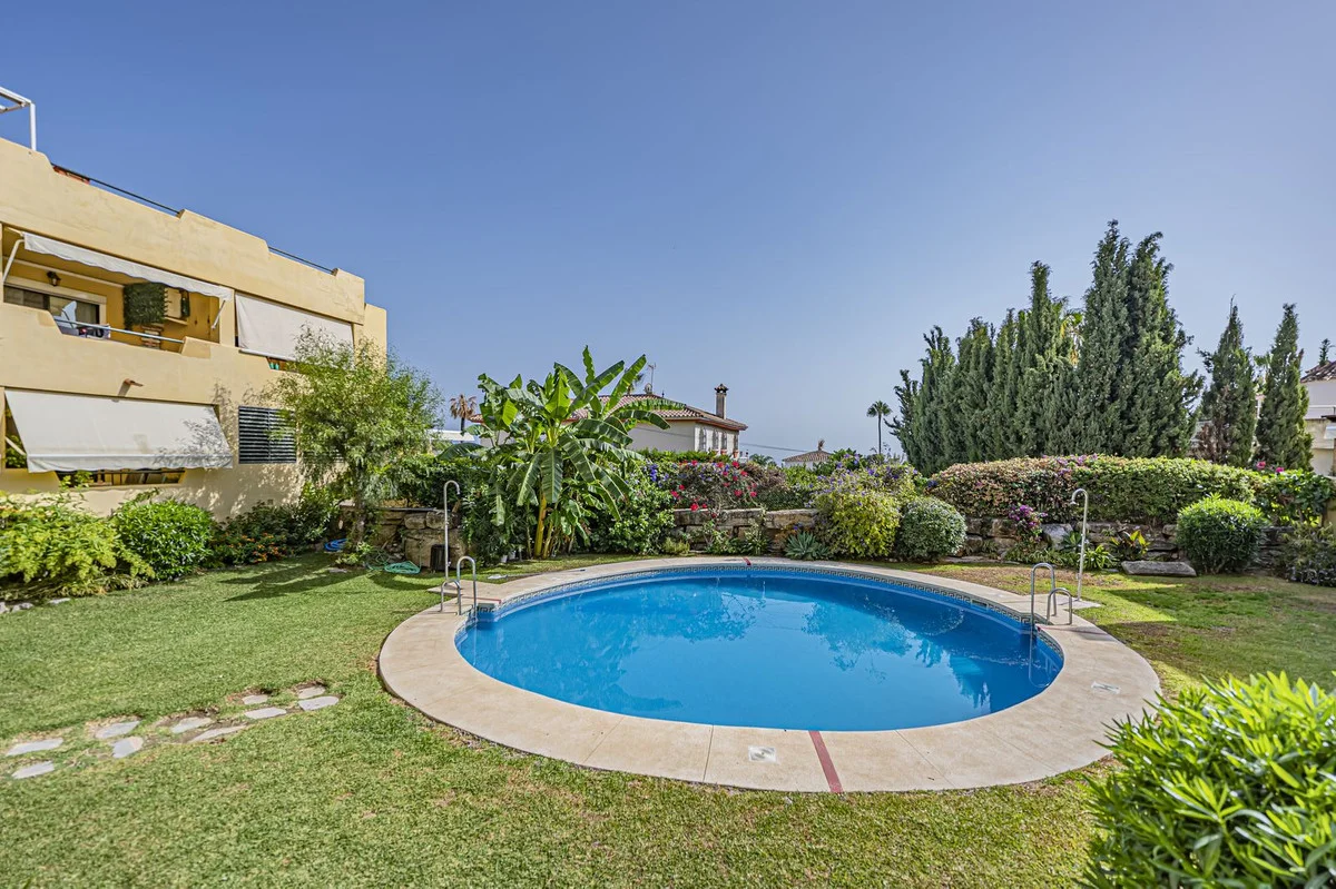 Marbella apartment with pool, 2 bedrooms