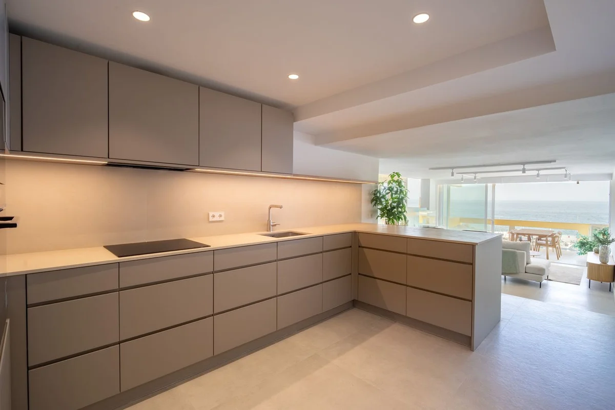 Renovated Marbella apartment with sea views