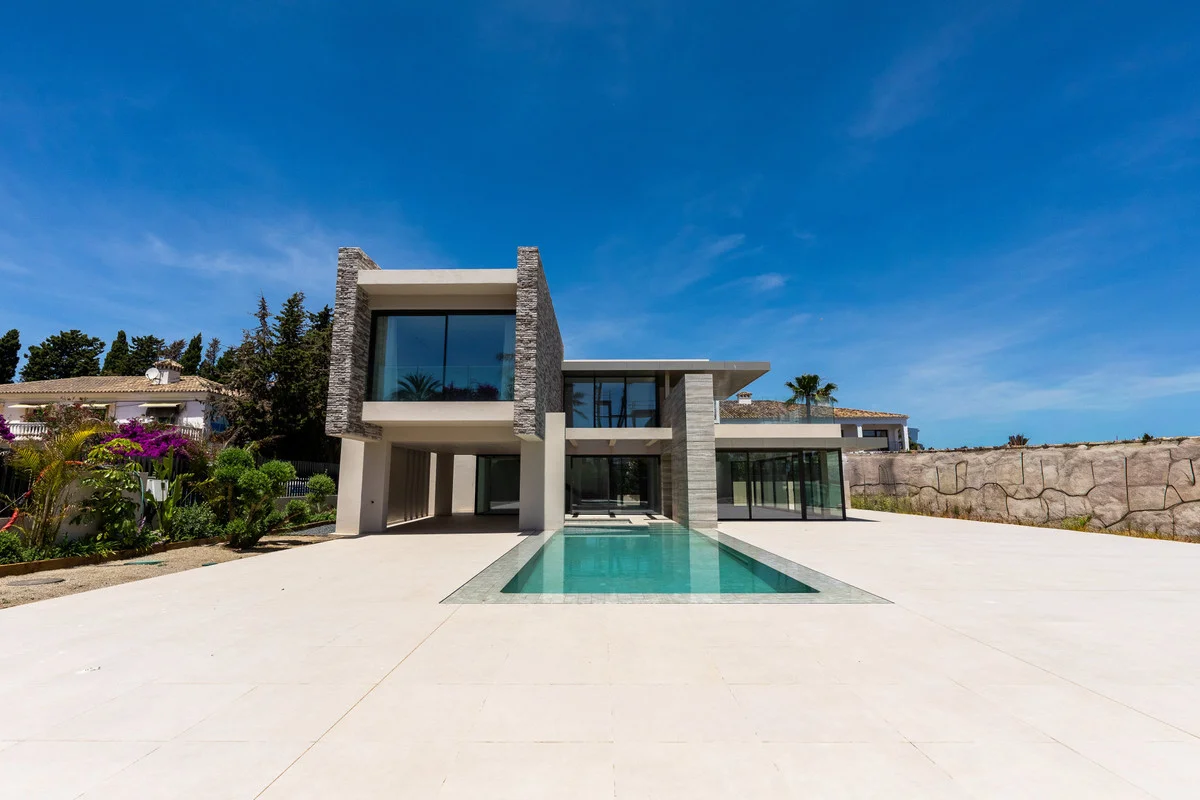 Villa nueva en Cortijo Blanco, 8 dormitorios