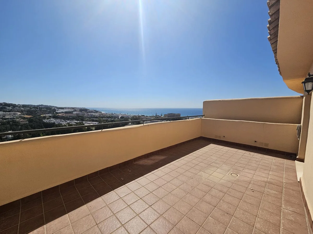 Dúplex con vistas al mar y cuatro dormitorios
