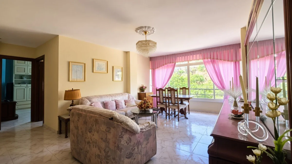 Central Marbella flat, three bedrooms