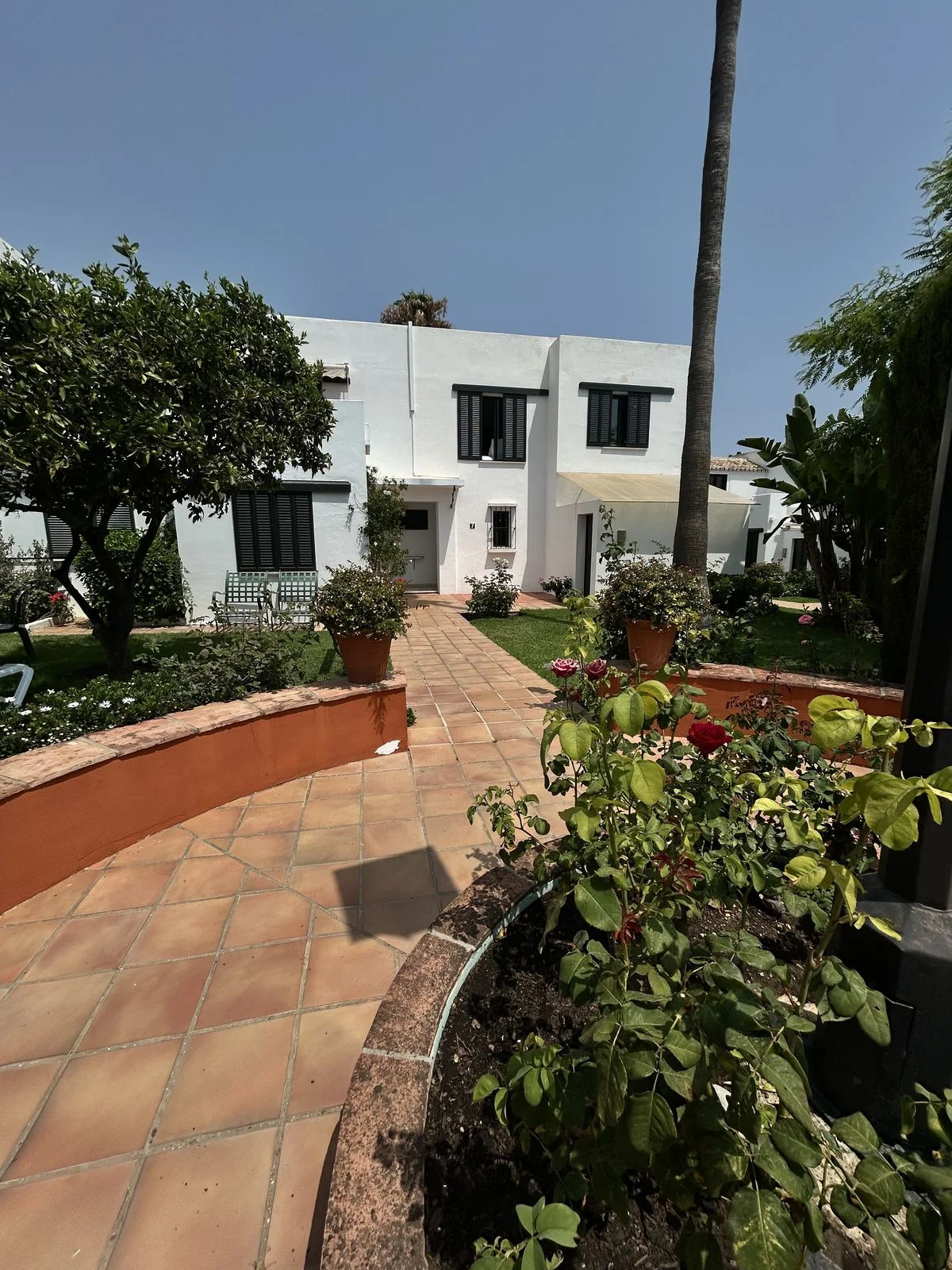 Adosado de tres dormitorios con jardín privado
