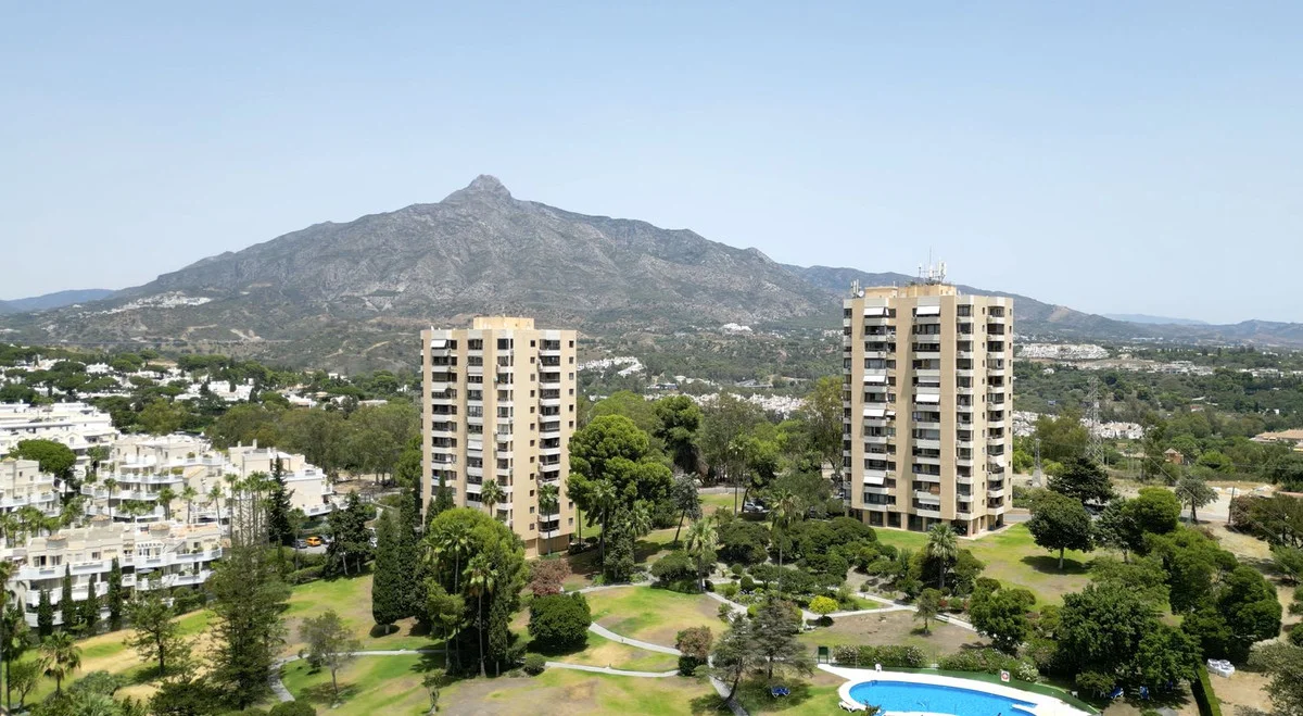 Apartamento en séptima planta con vistas al mar