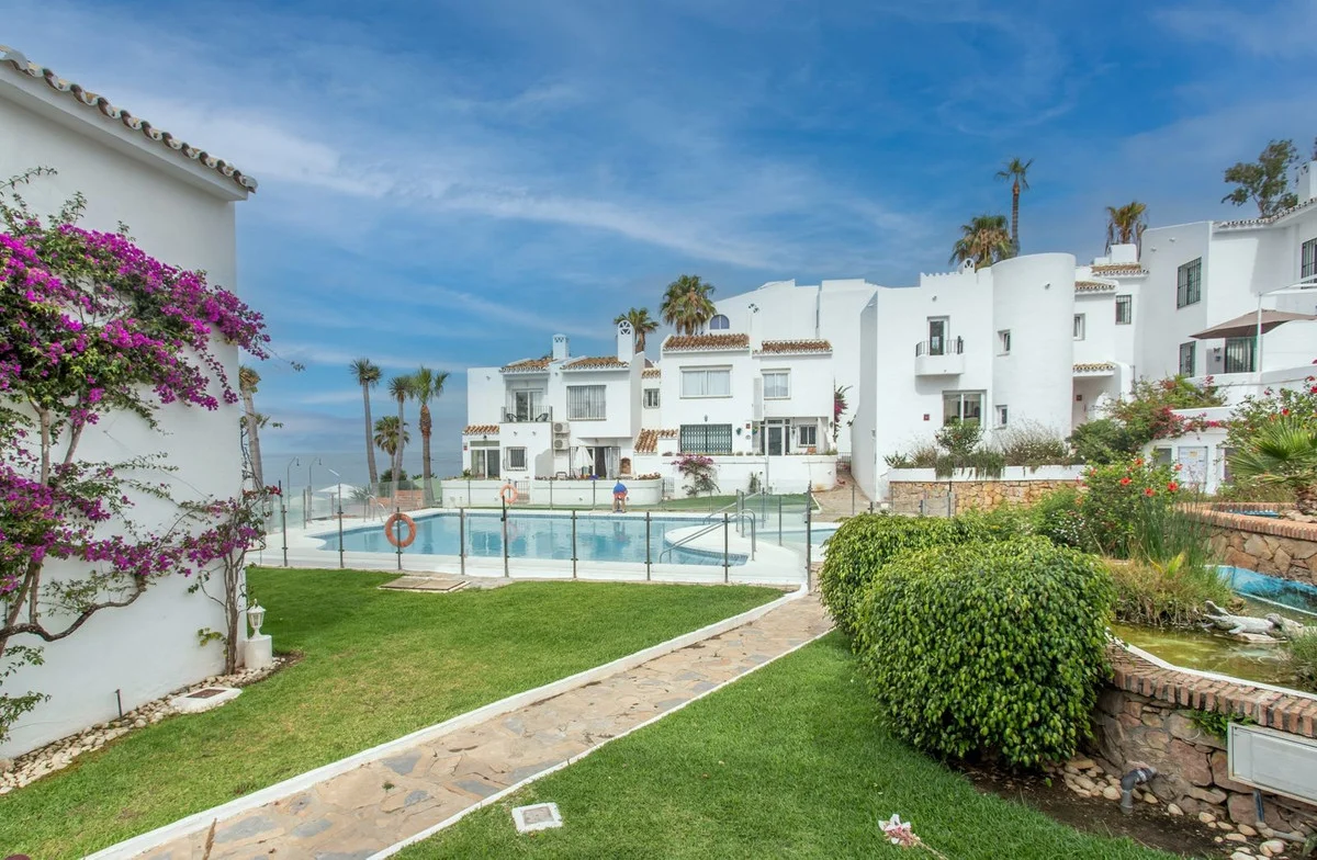 Renovated townhouse in Riviera del Sol