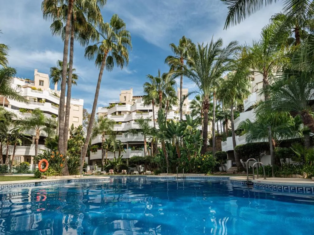 Apartamento en Nueva Andalucía de 160 m² con piscinas