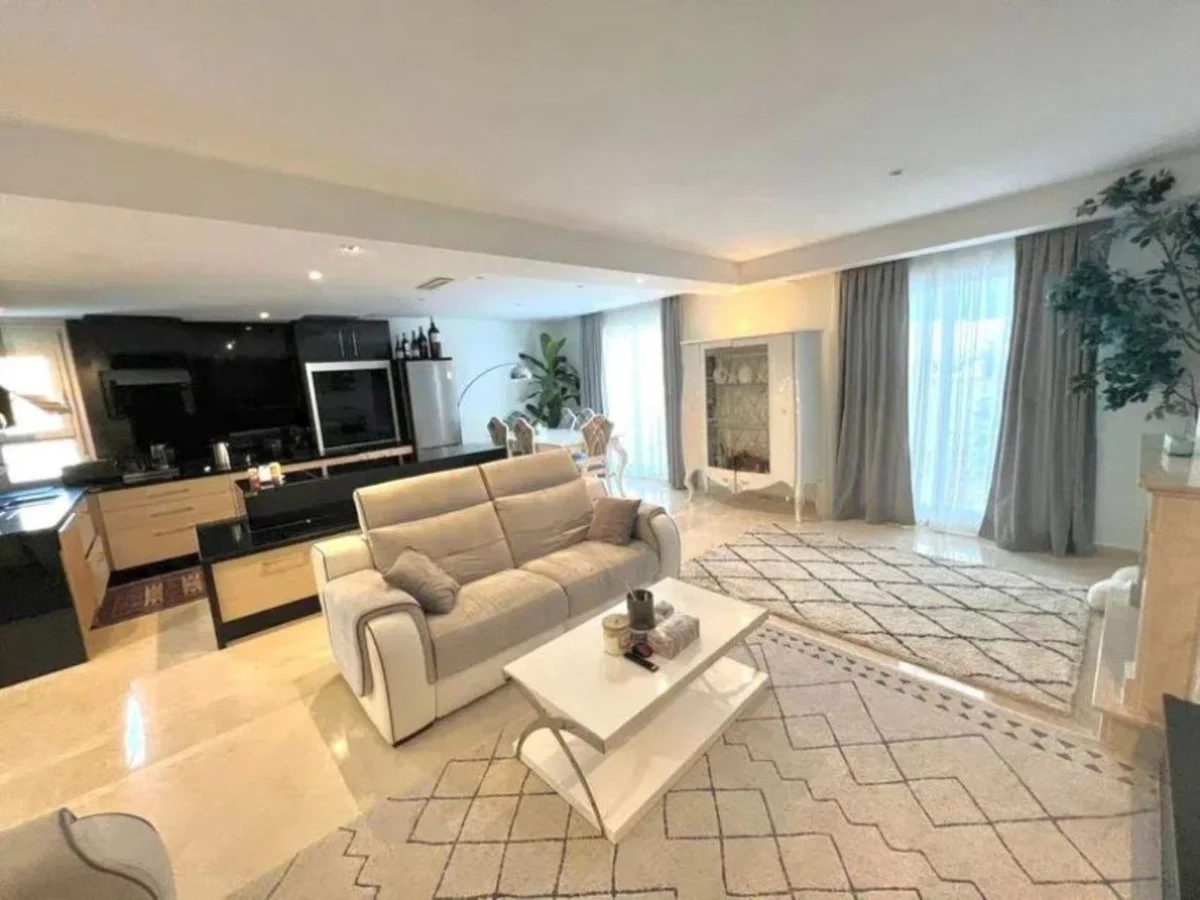 Duplex in Nueva Andalucía, 205 m²