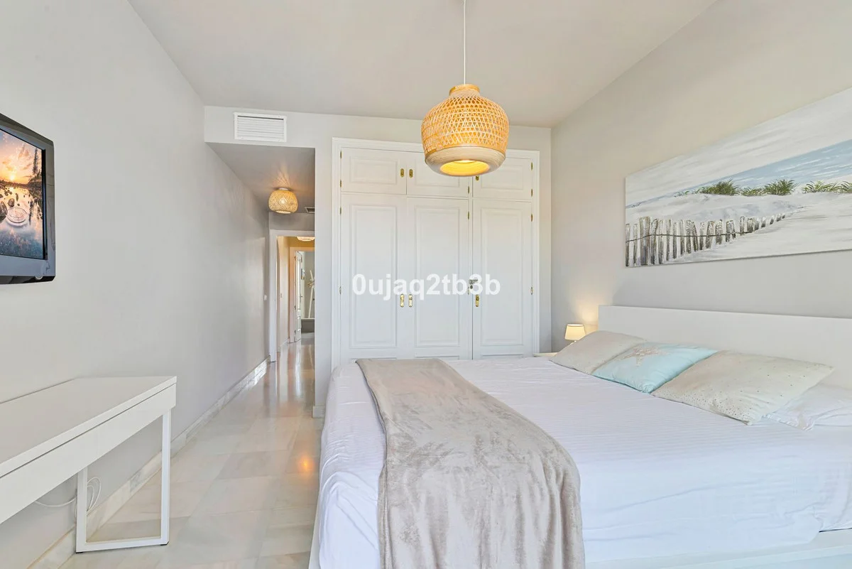 Renovated Aloha apartment, two bedrooms