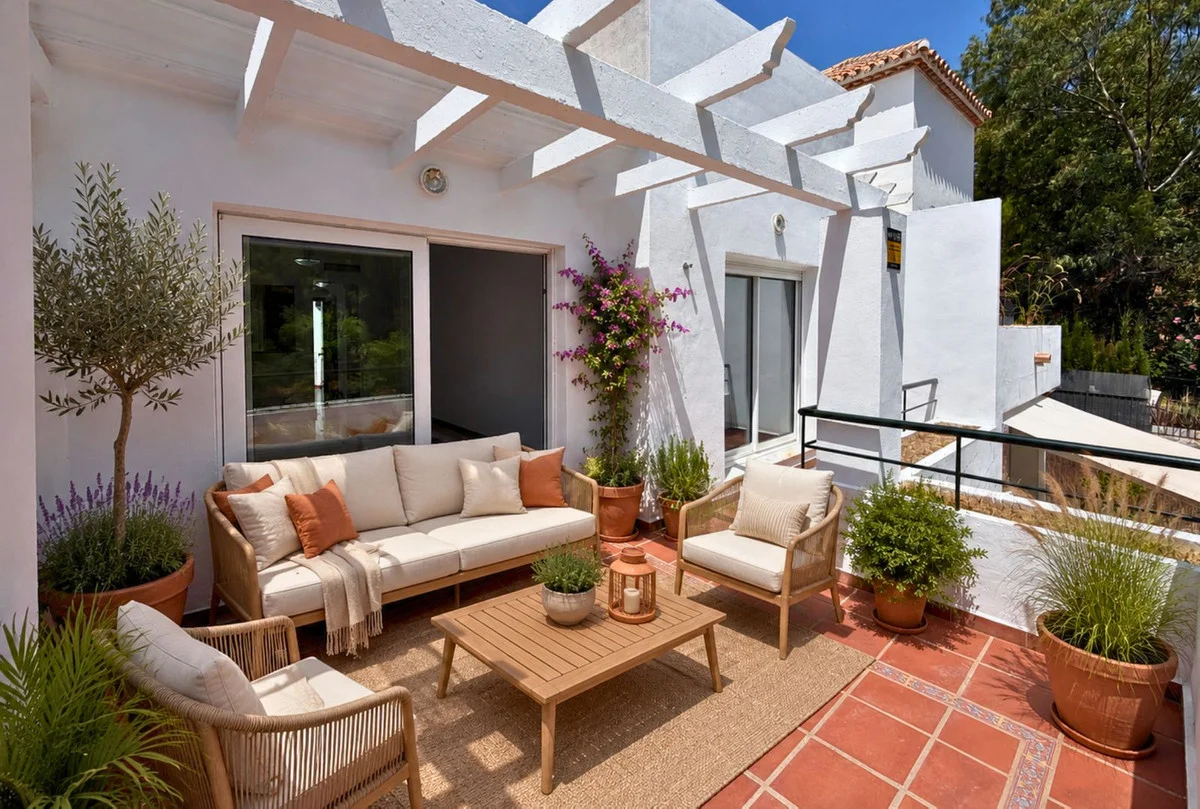 Reformed penthouse in Nueva Andalucía