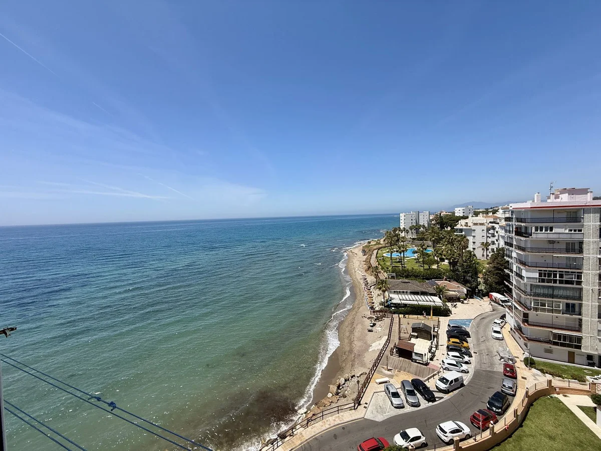 Apartamento en primera línea en Calahonda, 2 dormitorios