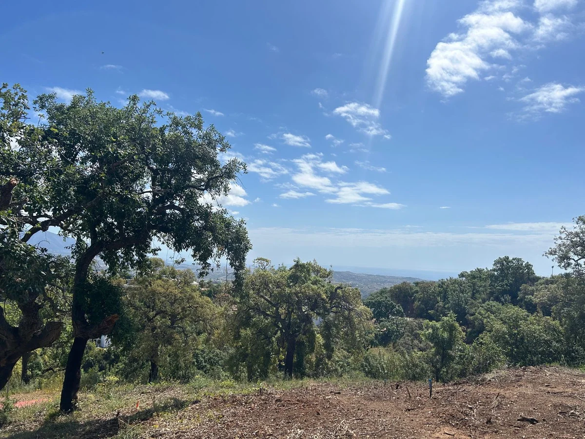 La Mairena residential plot, 1,121 m²