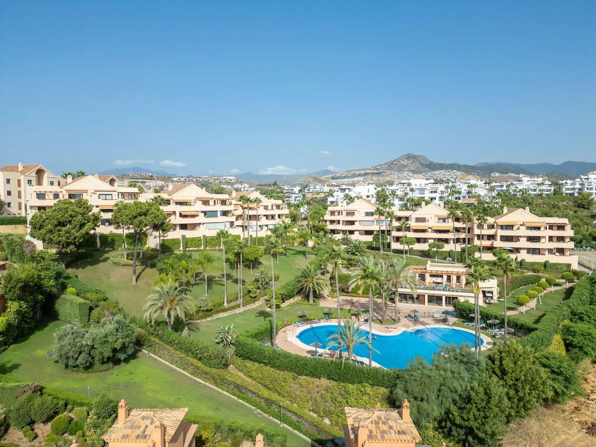 Ático reformado en Atalaya con vistas al mar