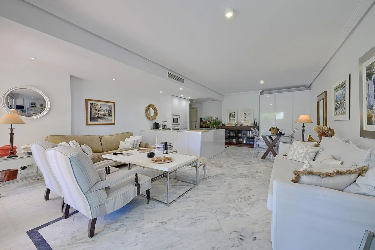 Apartamento de 2 dormitorios orientado al sur en Marbella