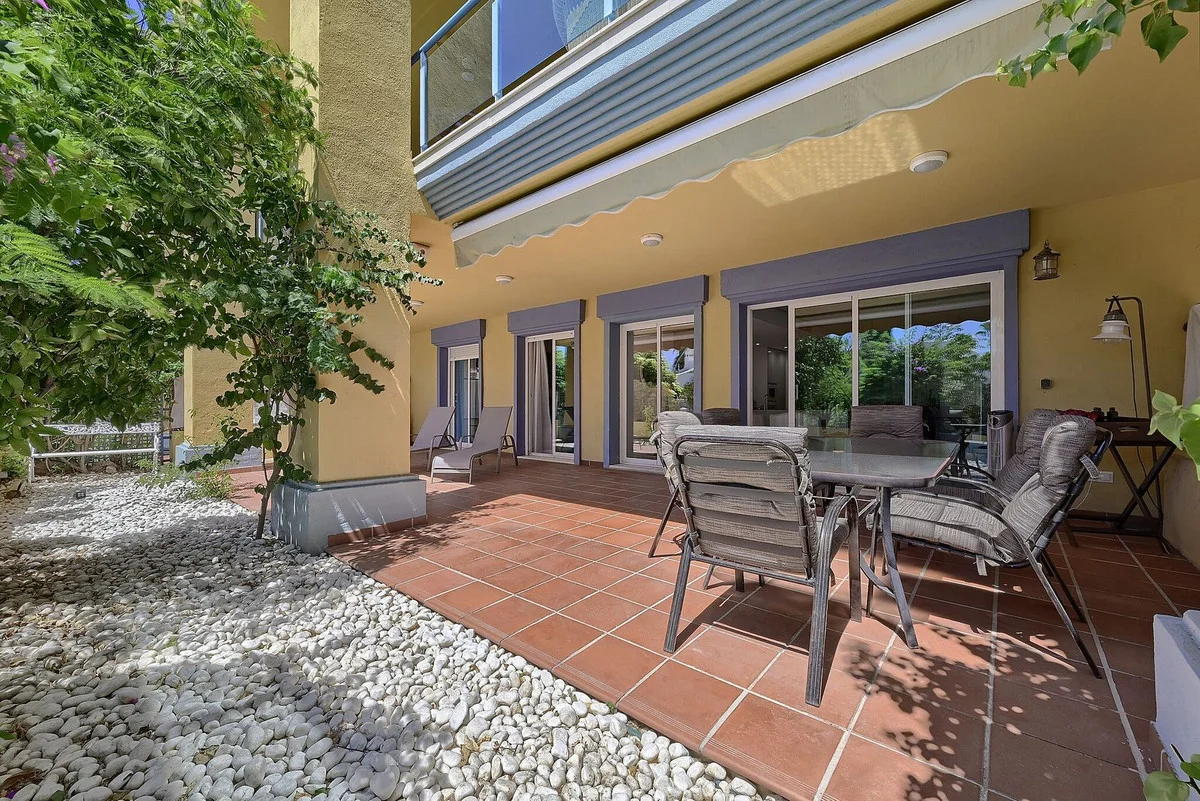 South-facing Marbella apartment, 2 bedrooms