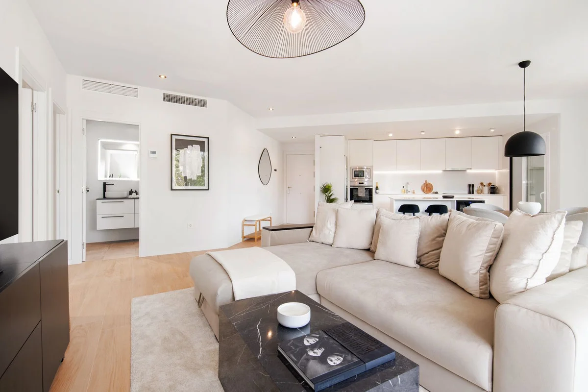 Apartamento nuevo de dos dormitorios en Nueva Andalucía