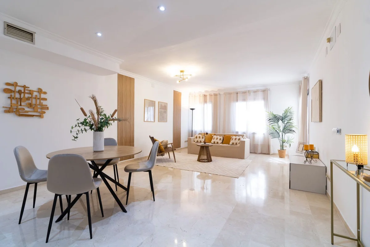 Exterior Puerto Banús apartment, 104 m²