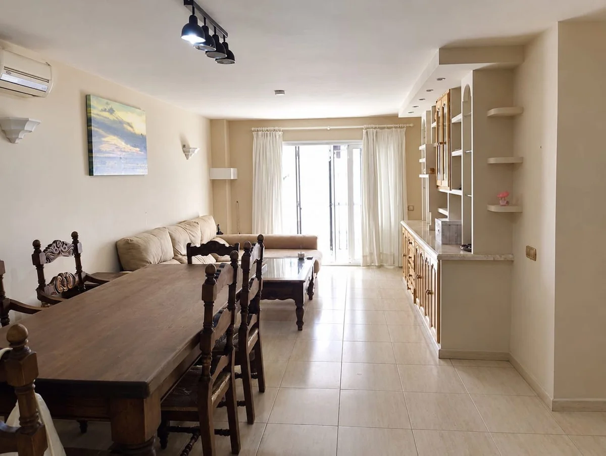 Piso céntrico de tres dormitorios con terraza