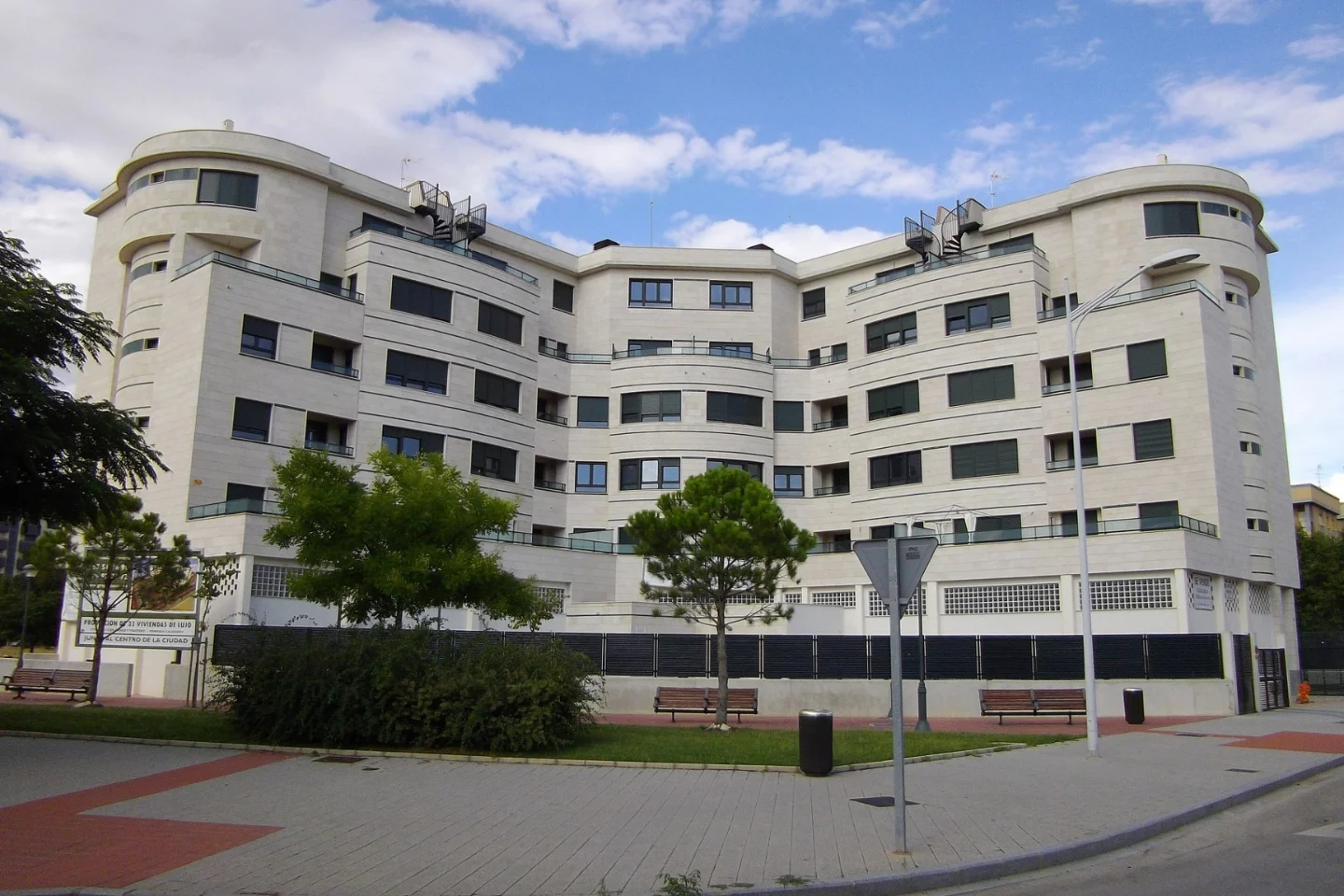 Available garage spaces in Albacete