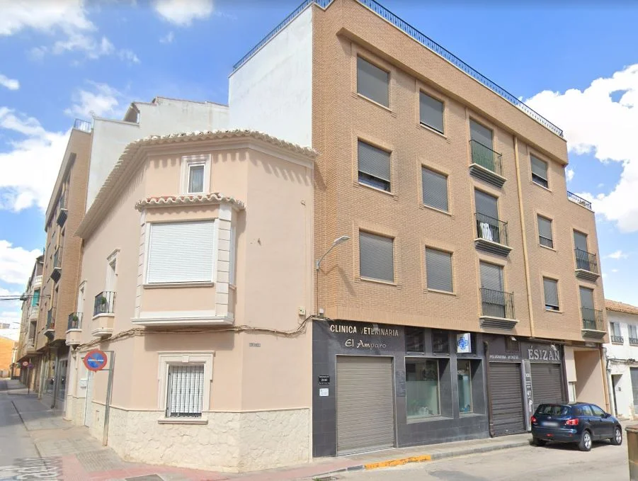 Available garage spaces in La Roda