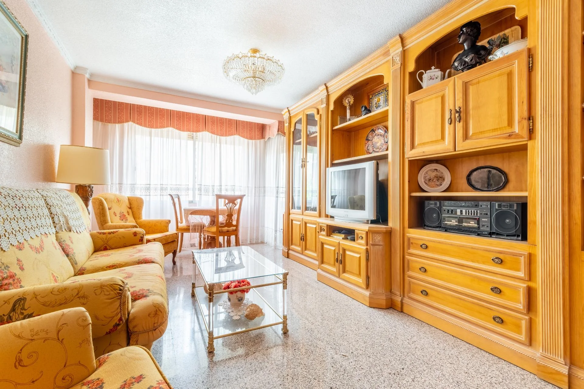 Apartamento de cuatro dormitorios en Altozano
