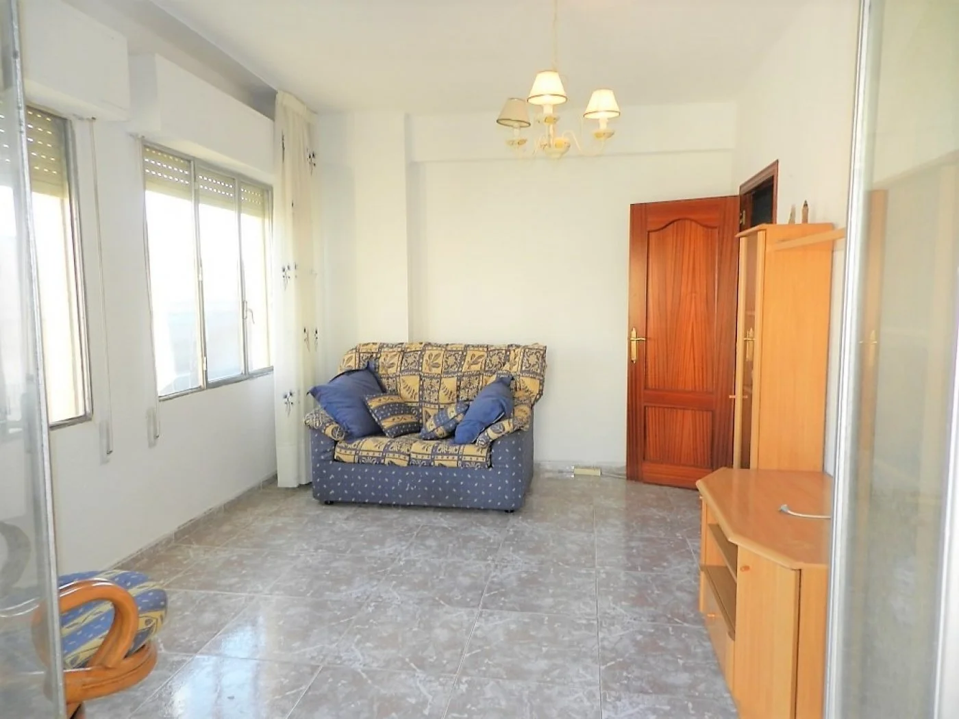 Piso de cuatro dormitorios con ascensor en Campoamor