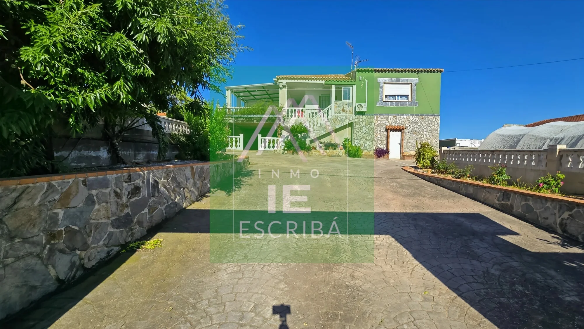 Chalet de montaña con piscina y terreno
