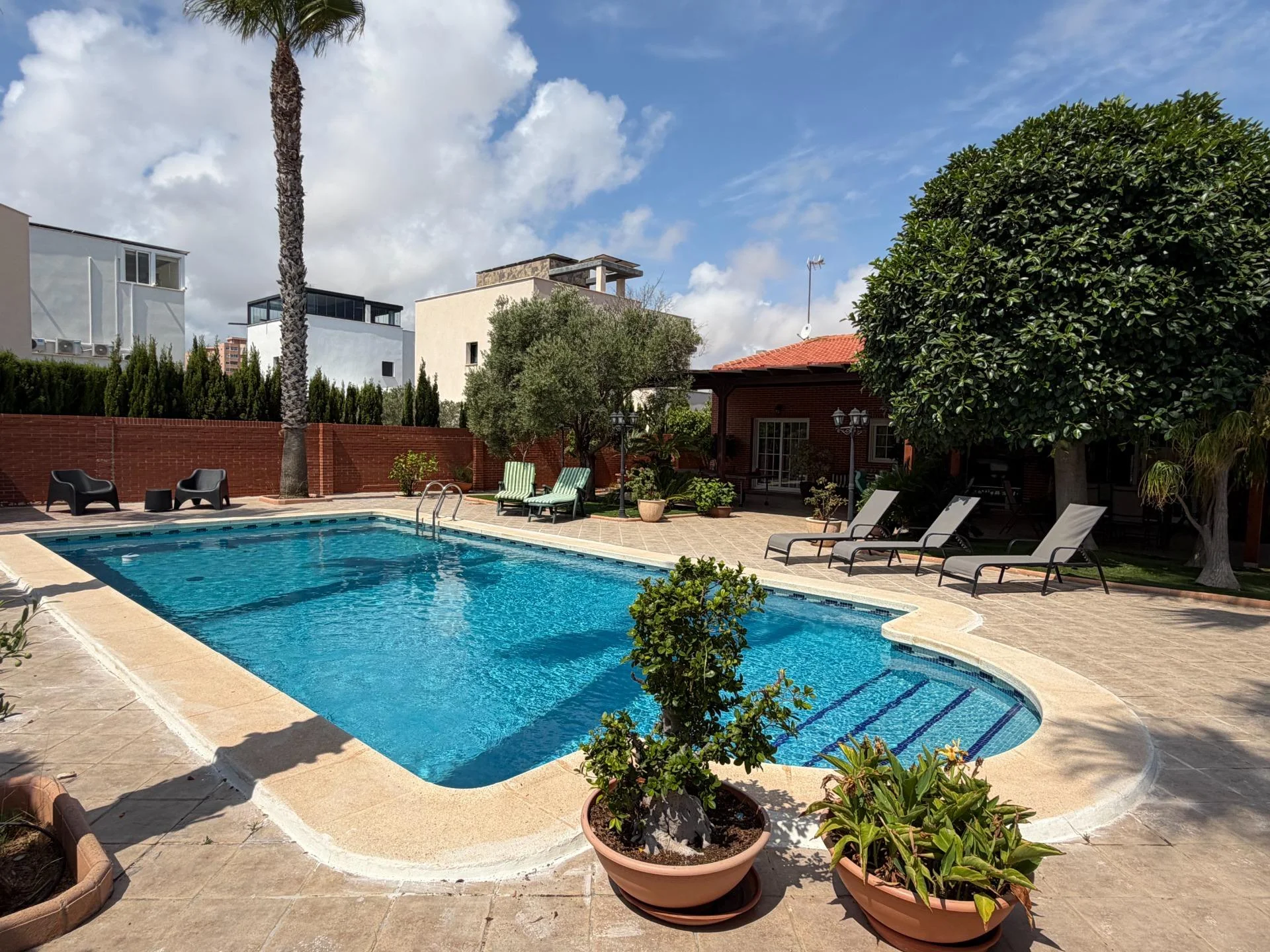 Chalet independiente con piscina privada