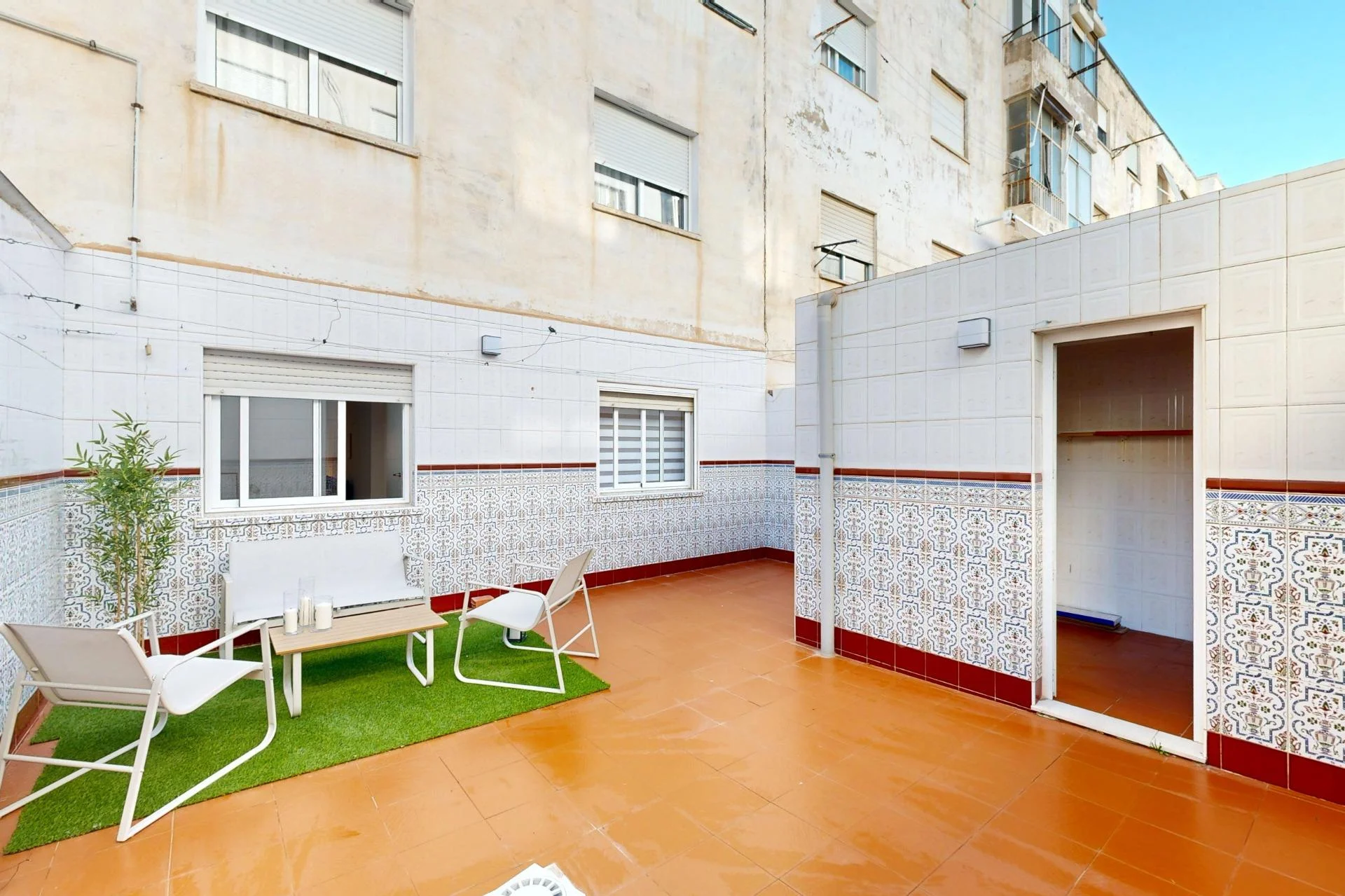 Piso bajo reformado reservado en Cartagena