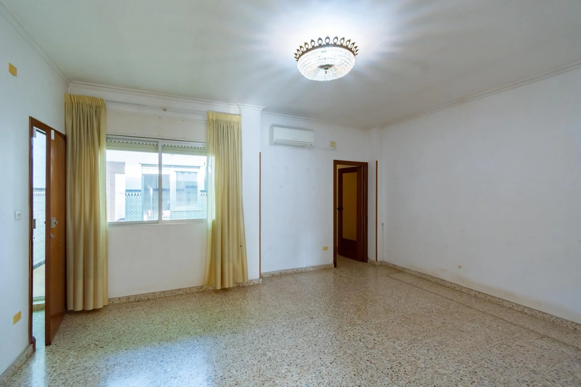 First-floor flat for sale