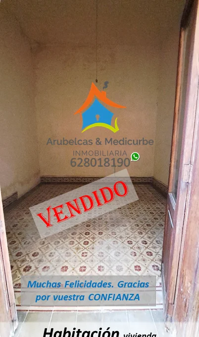 Edificio emblemático mixto en Cardones