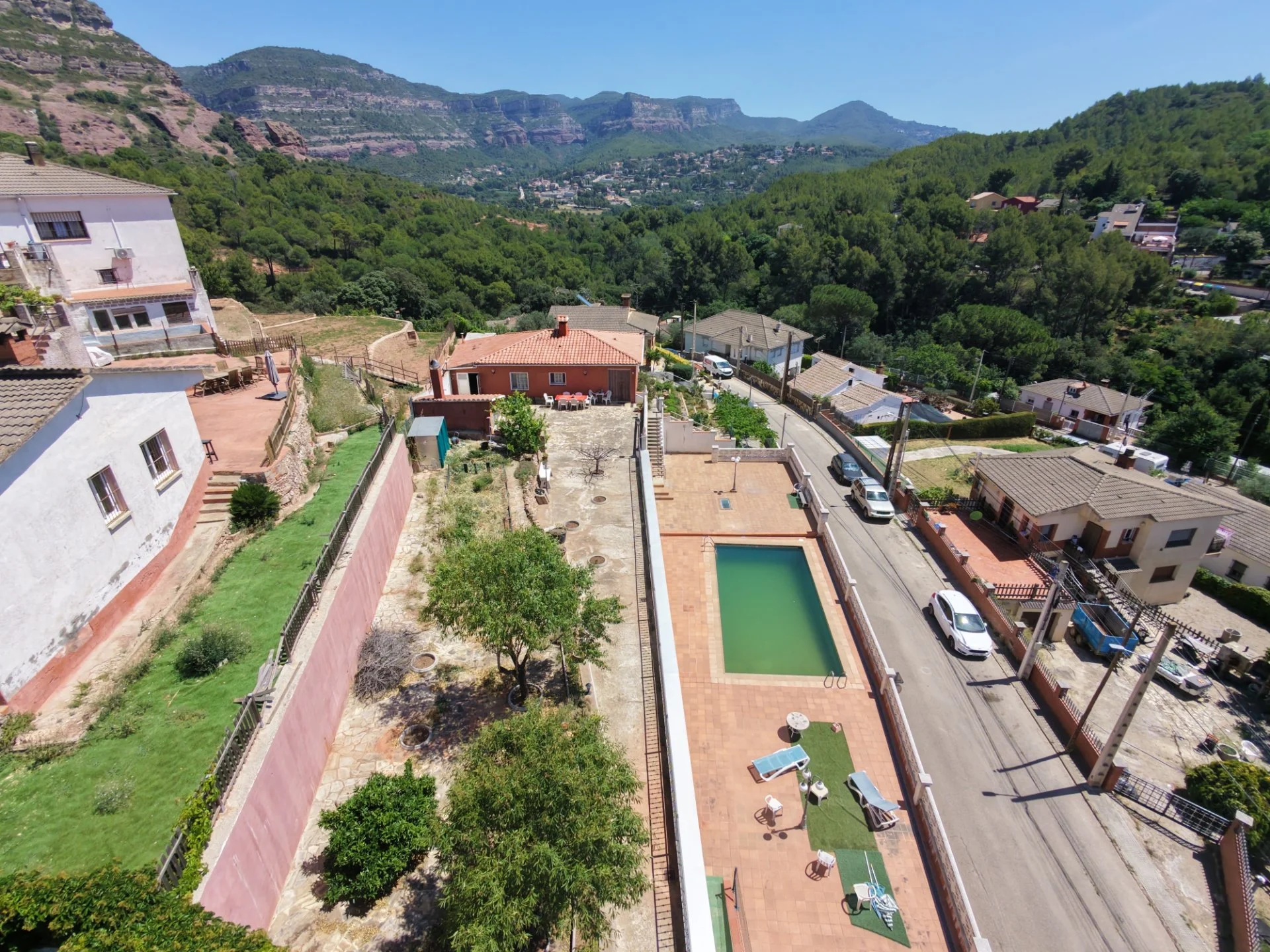 Chalet near Barcelona with pool