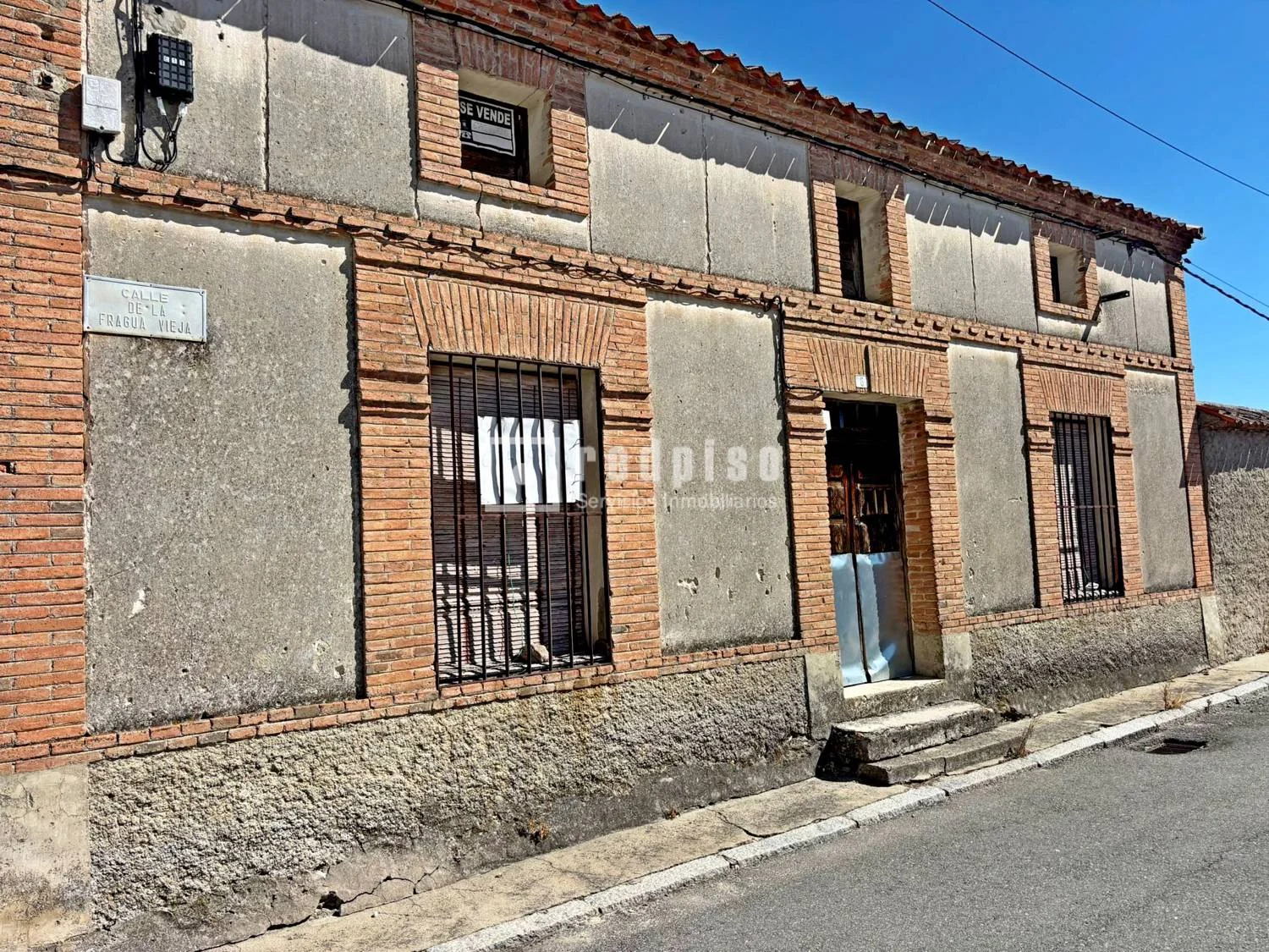 Casa para reformar en Pinarejos, cinco habitaciones