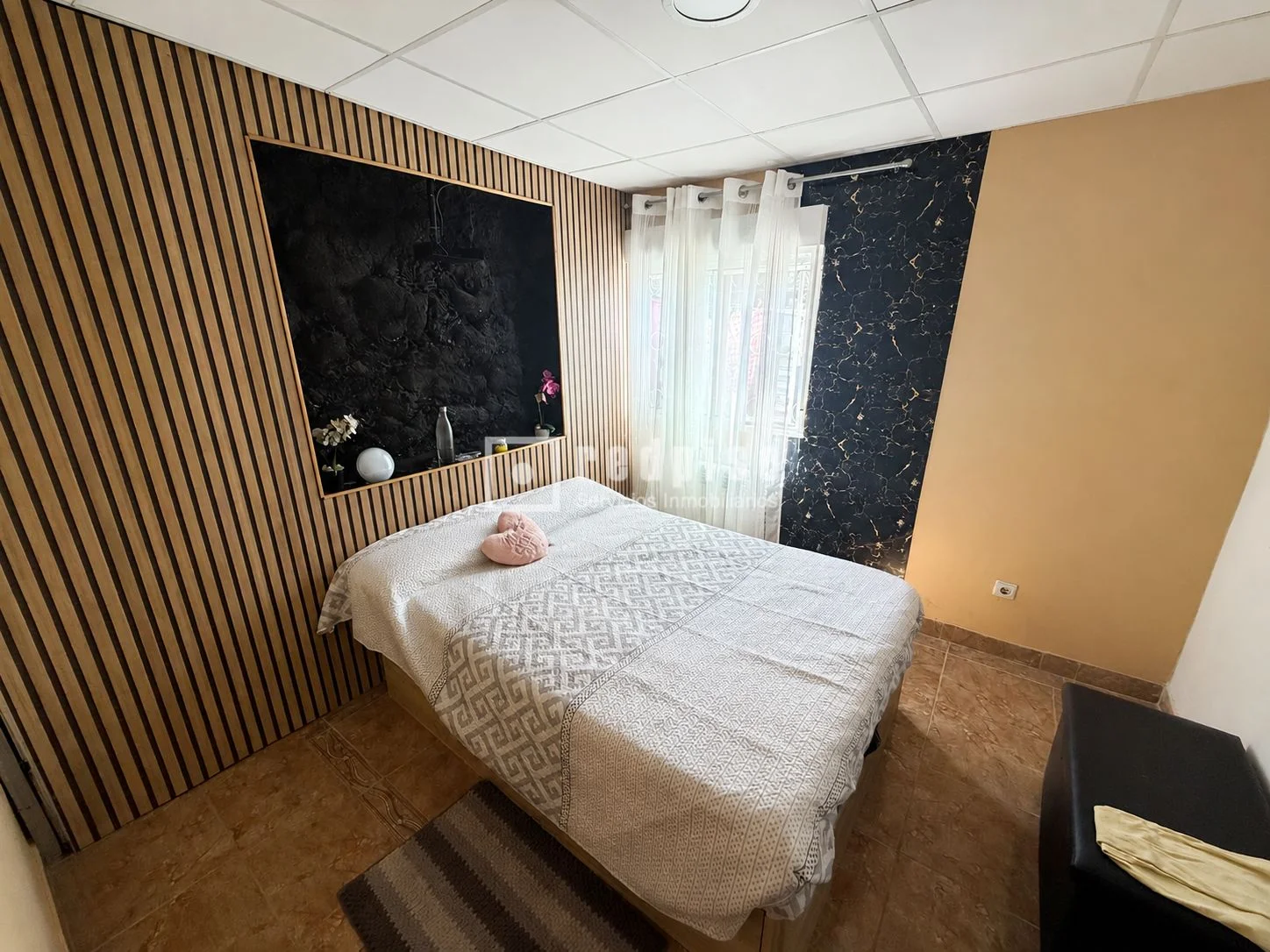 Casa en Hontoba con parcela de 3.200 m²