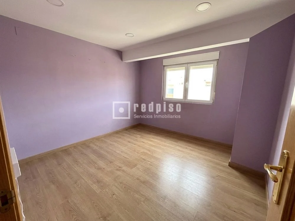 Adosado reformable en Vallecas, 3 dormitorios