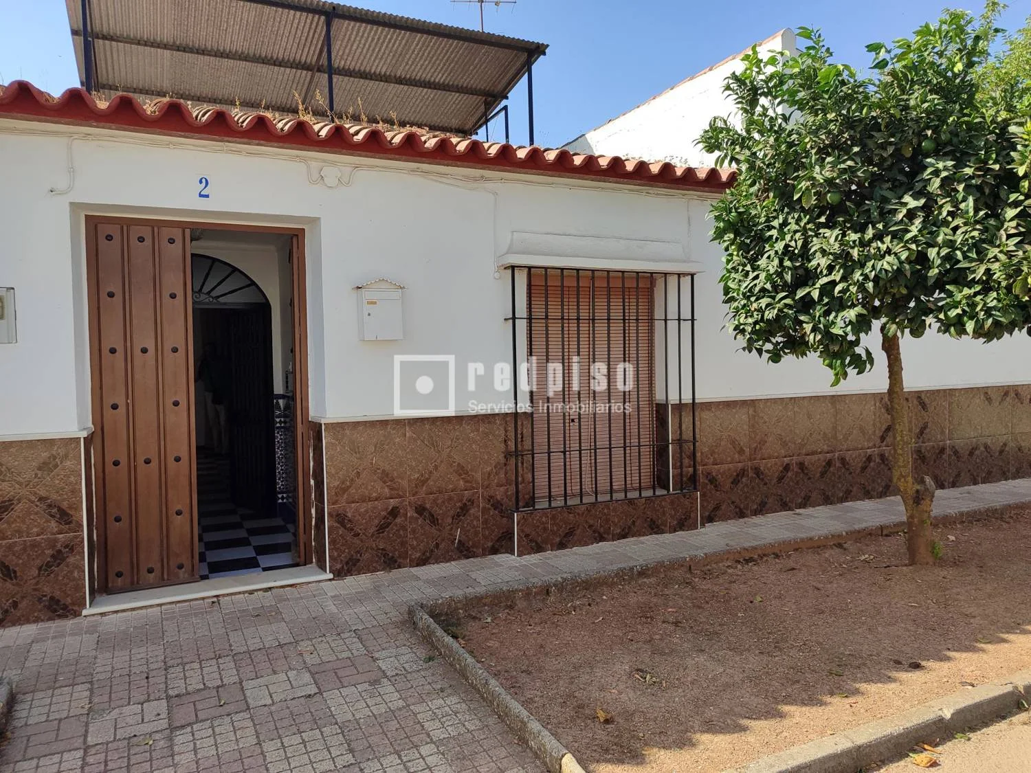 Rural house with hotel potential