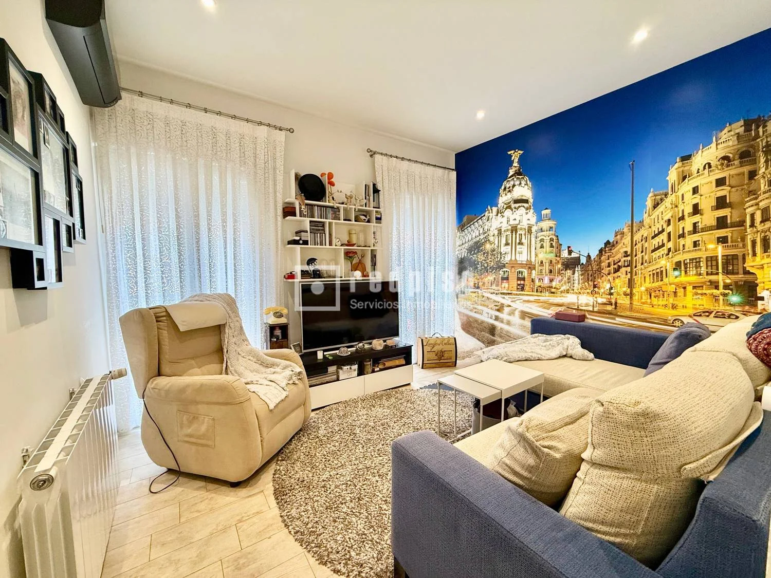 Flat with balcony in Cuatro Caminos